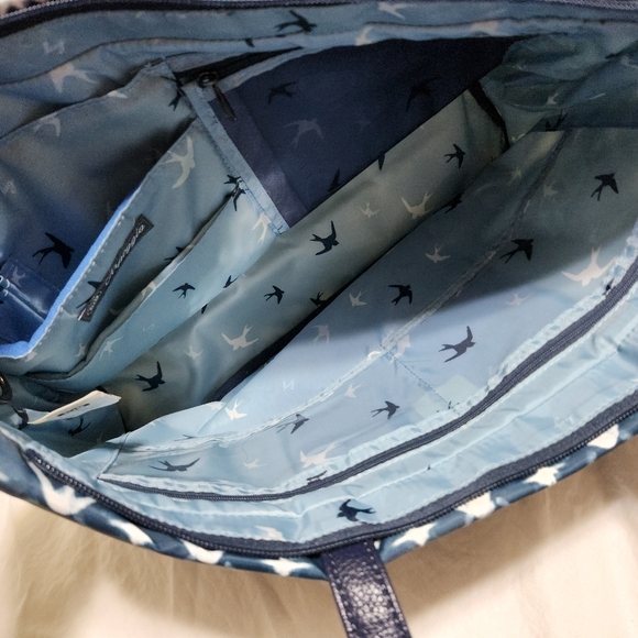 ❗SOLD❗ Lug Arpeggio Tote Bag in Diamond Navy - Picture 4 of 6